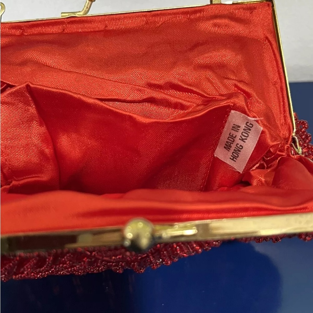 Red Beaded Purse Evening Bag Clamshell Scallop Clutch Gold Chain Vintage 70s 80s - Picture 7 of 8